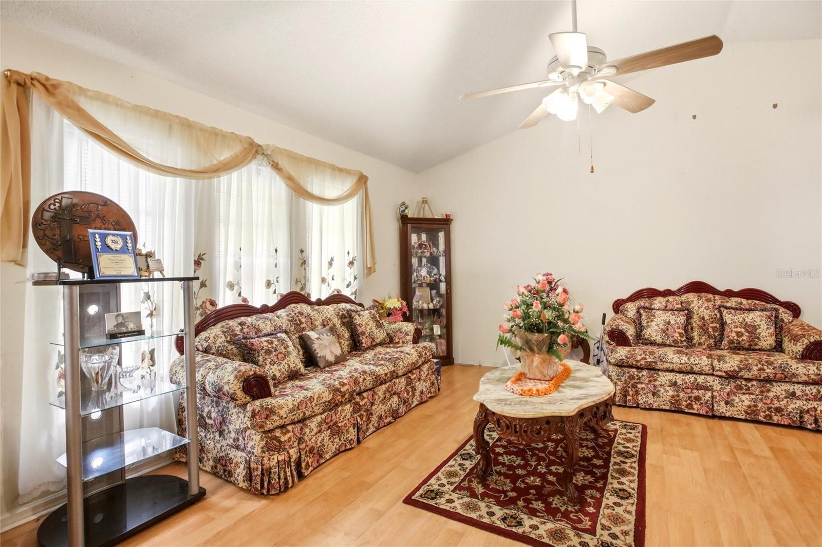 Listing Image #8