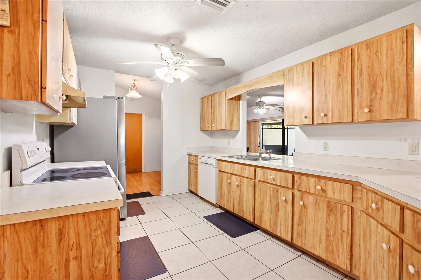 Listing Image #12