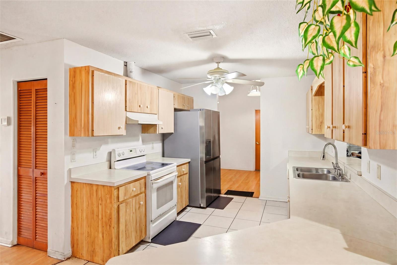 Listing Image #13