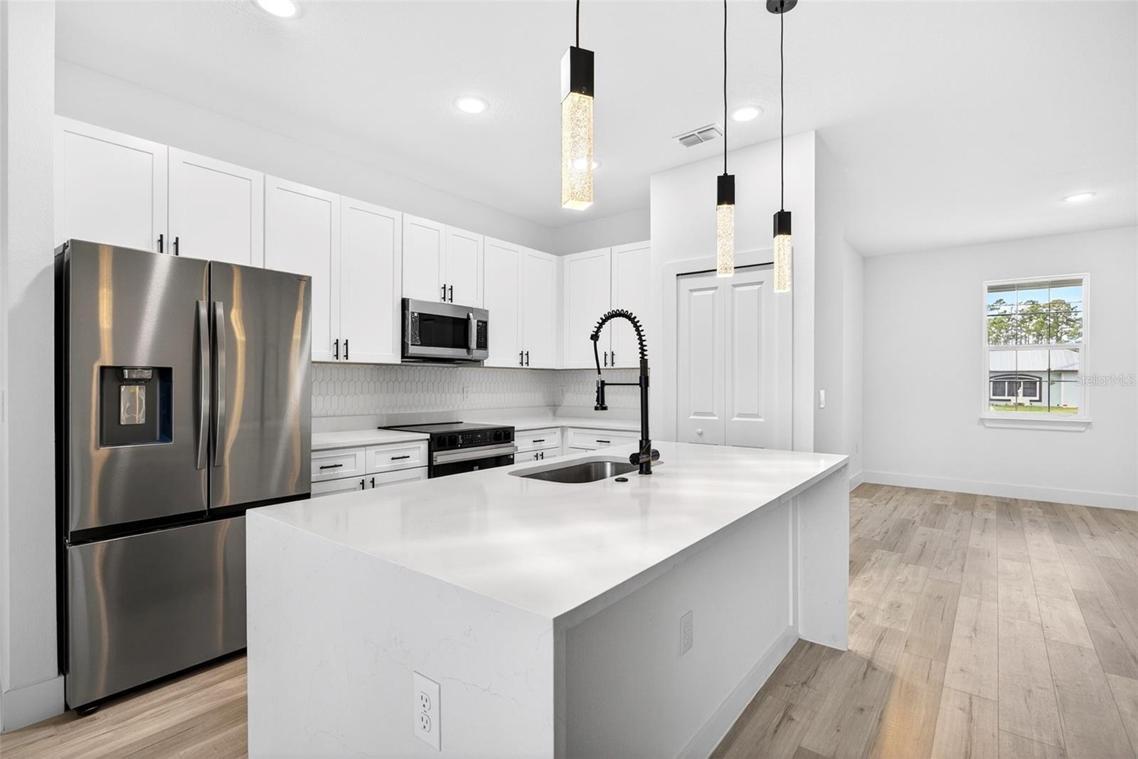 Listing Image #7