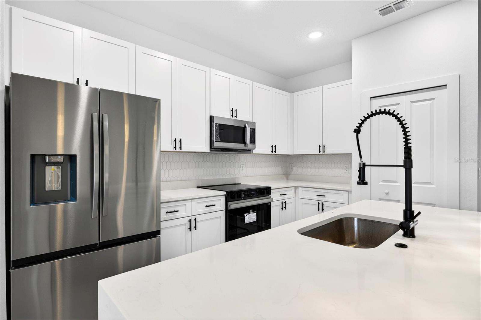 Listing Image #8