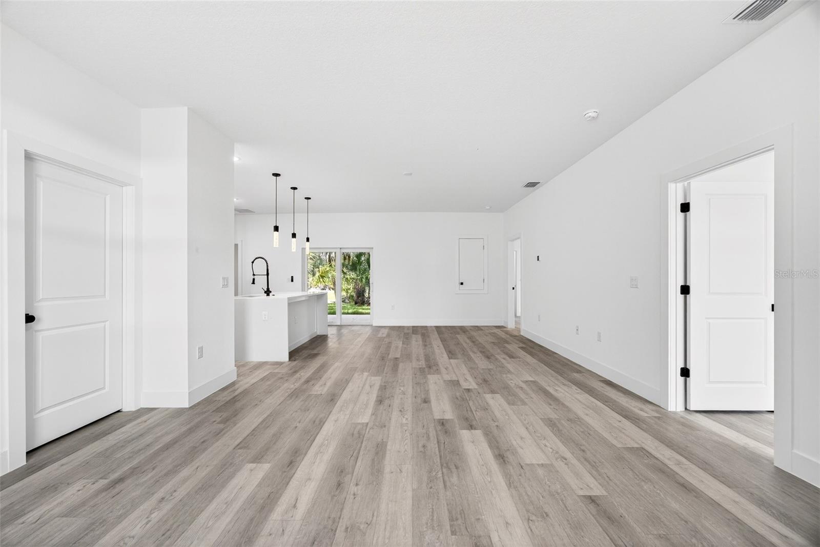 Listing Image #5