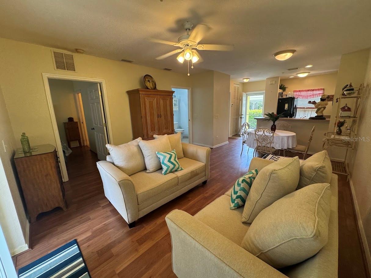 Listing Image #9