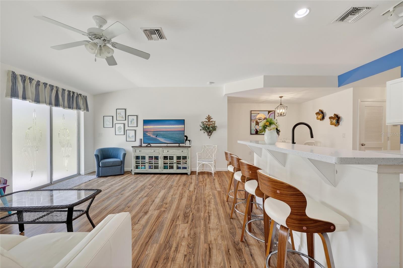 Listing Image #7