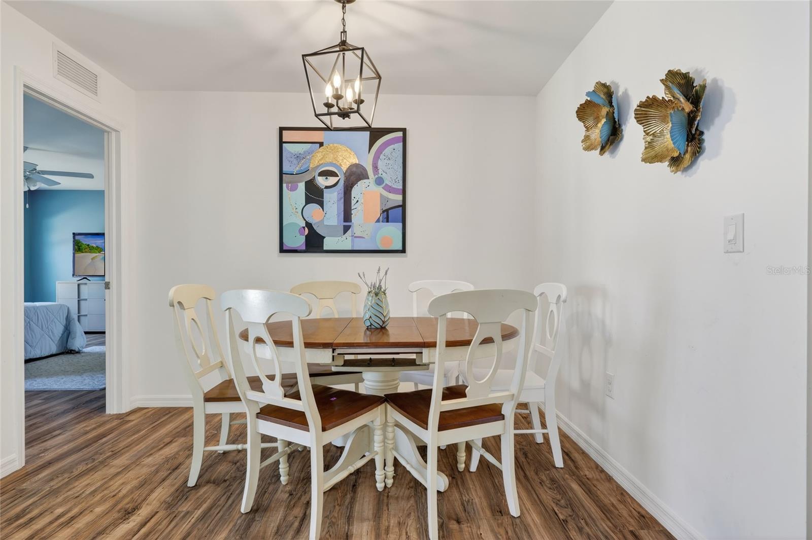 Listing Image #8
