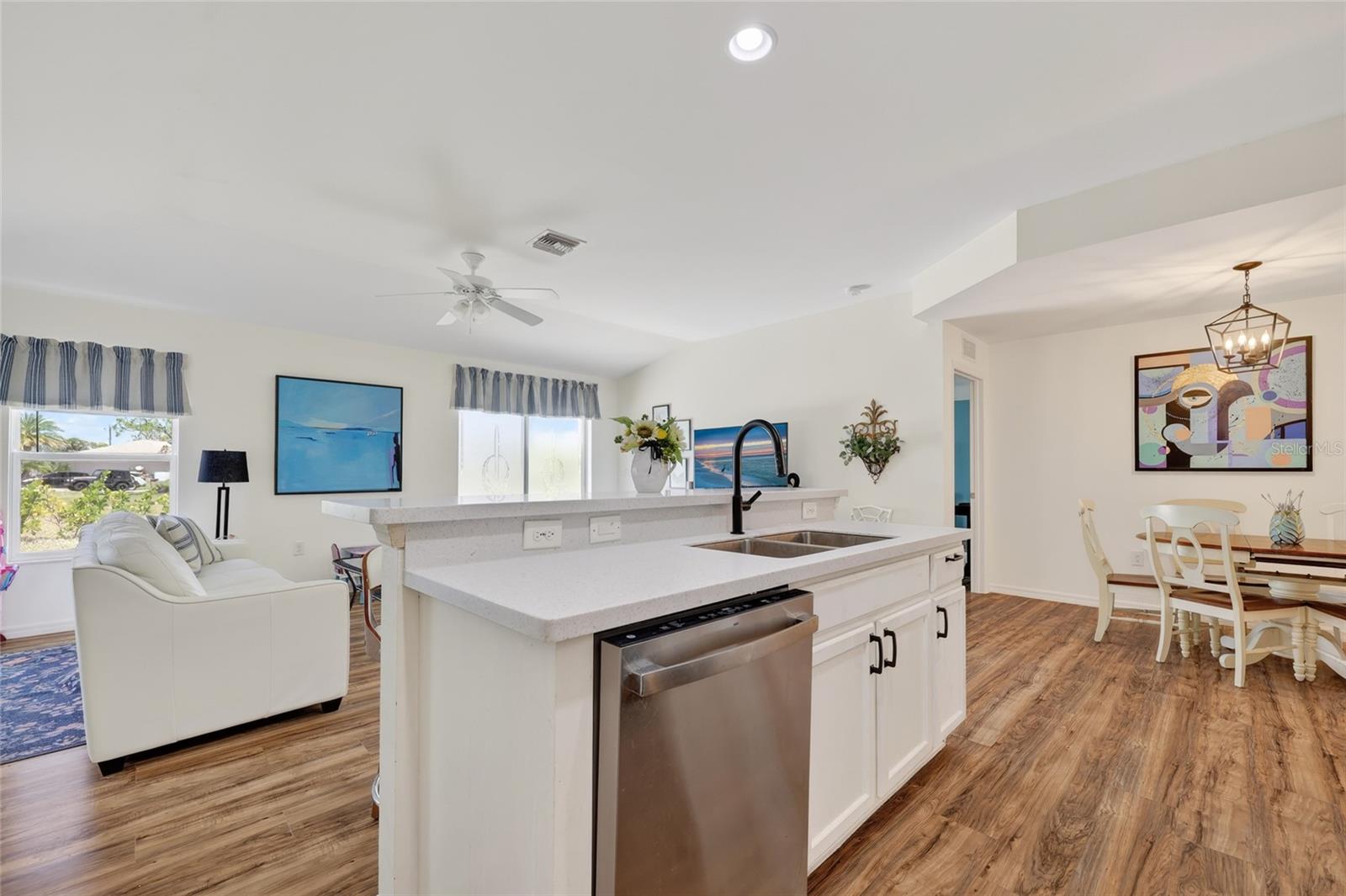Listing Image #13
