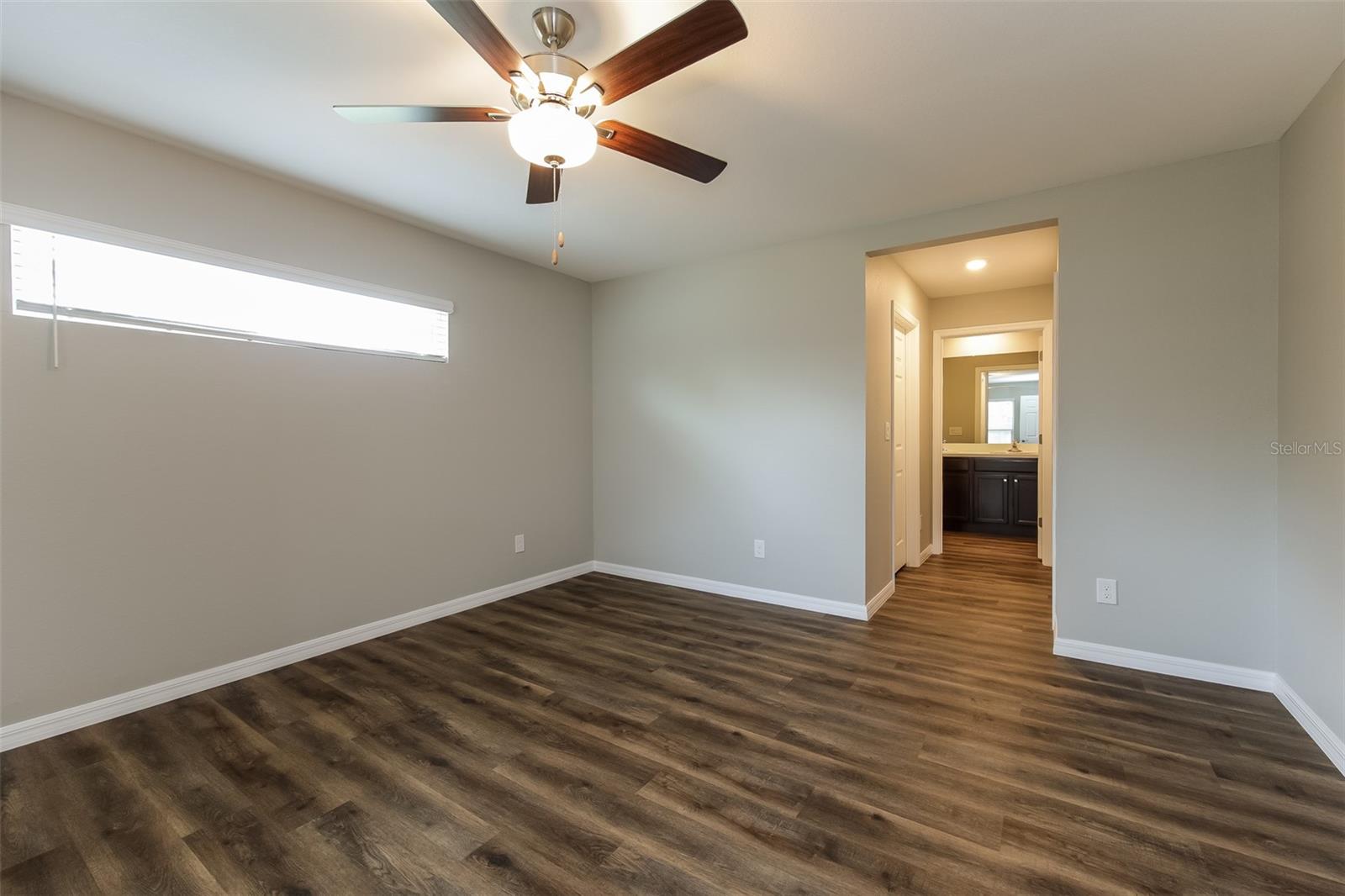 Listing Image #8