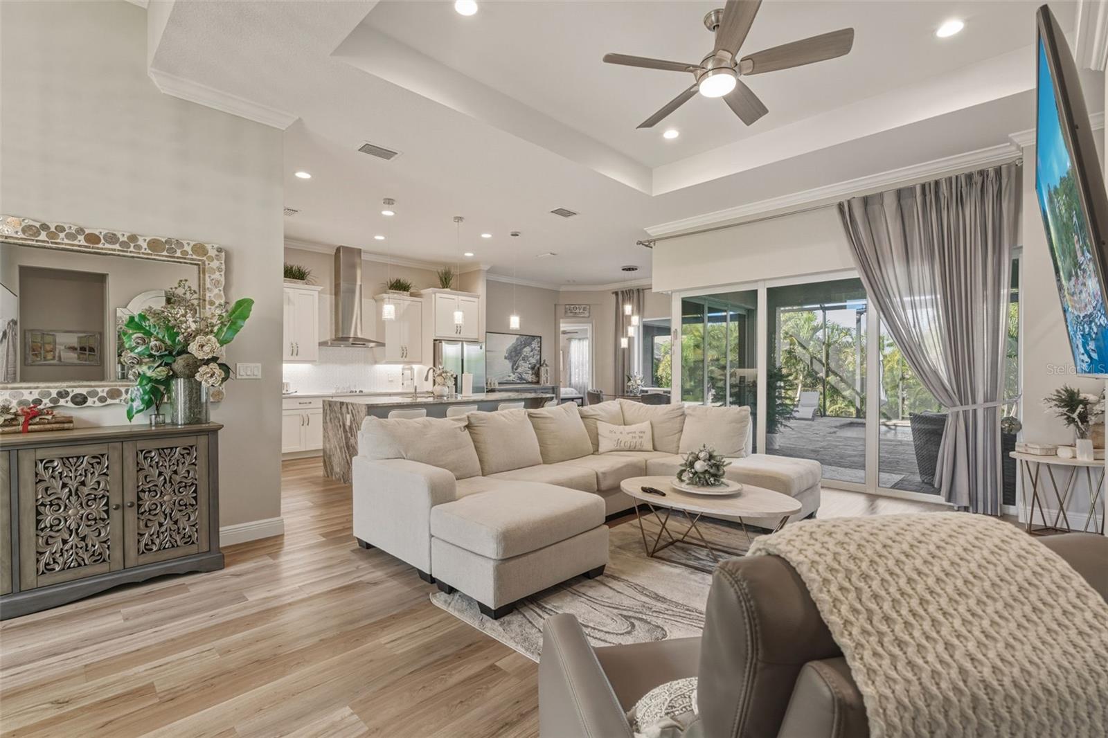 Listing Image #10