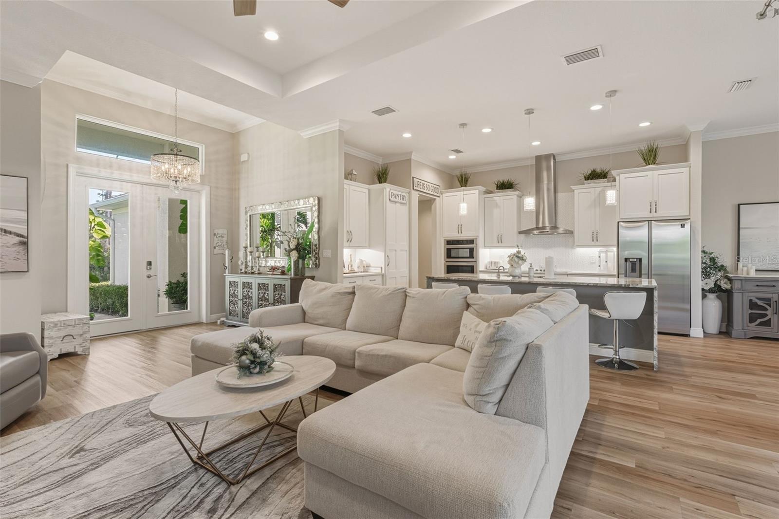 Listing Image #12