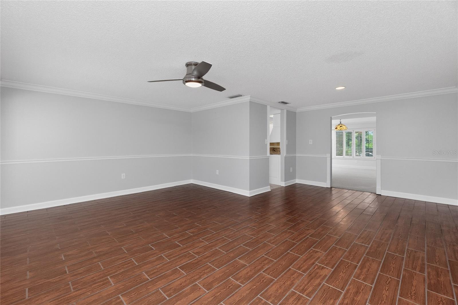 Listing Image #10