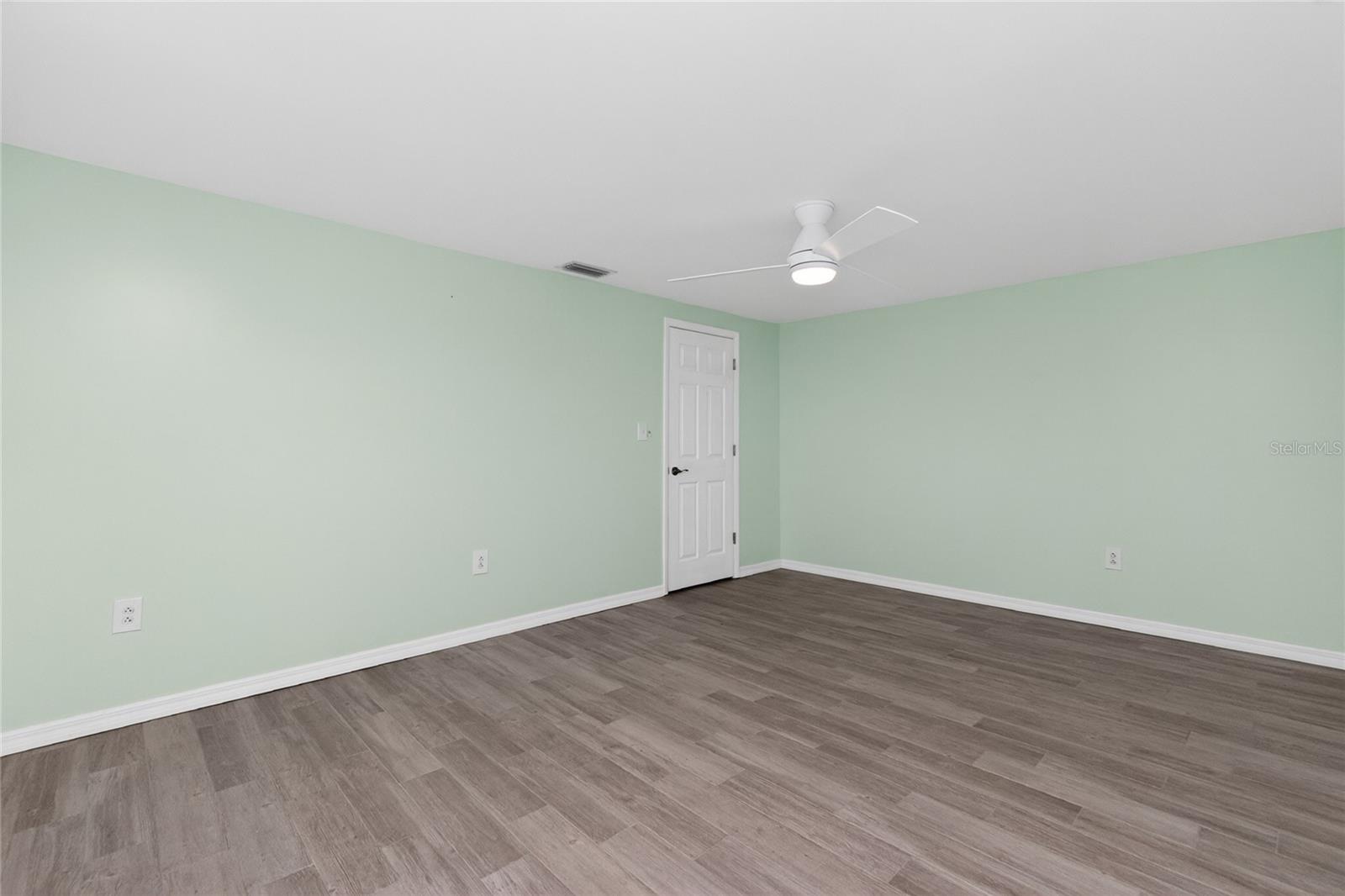 Listing Image #42