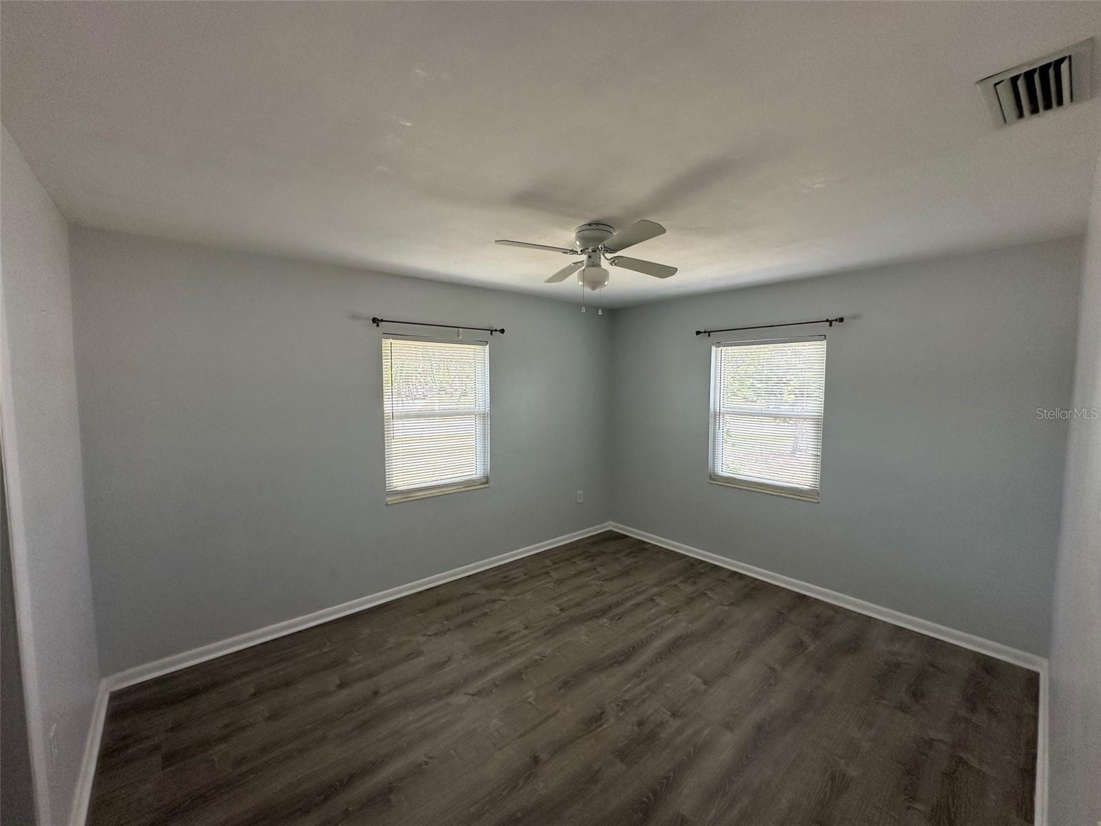 Listing Image #12
