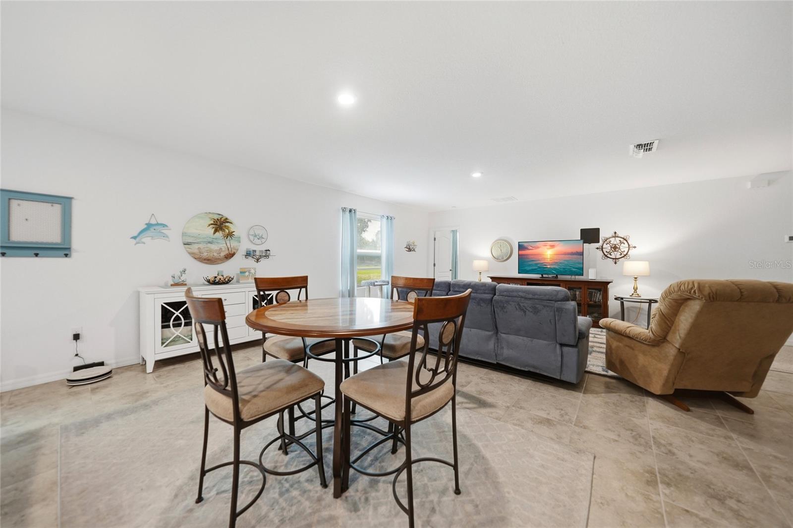 Listing Image #4