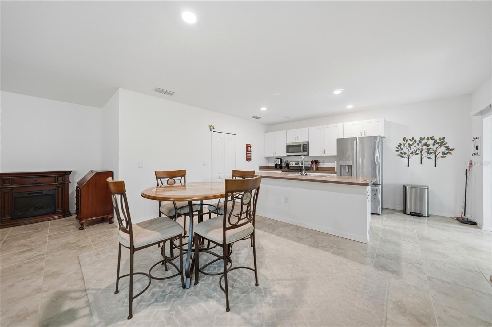 Listing Image #5