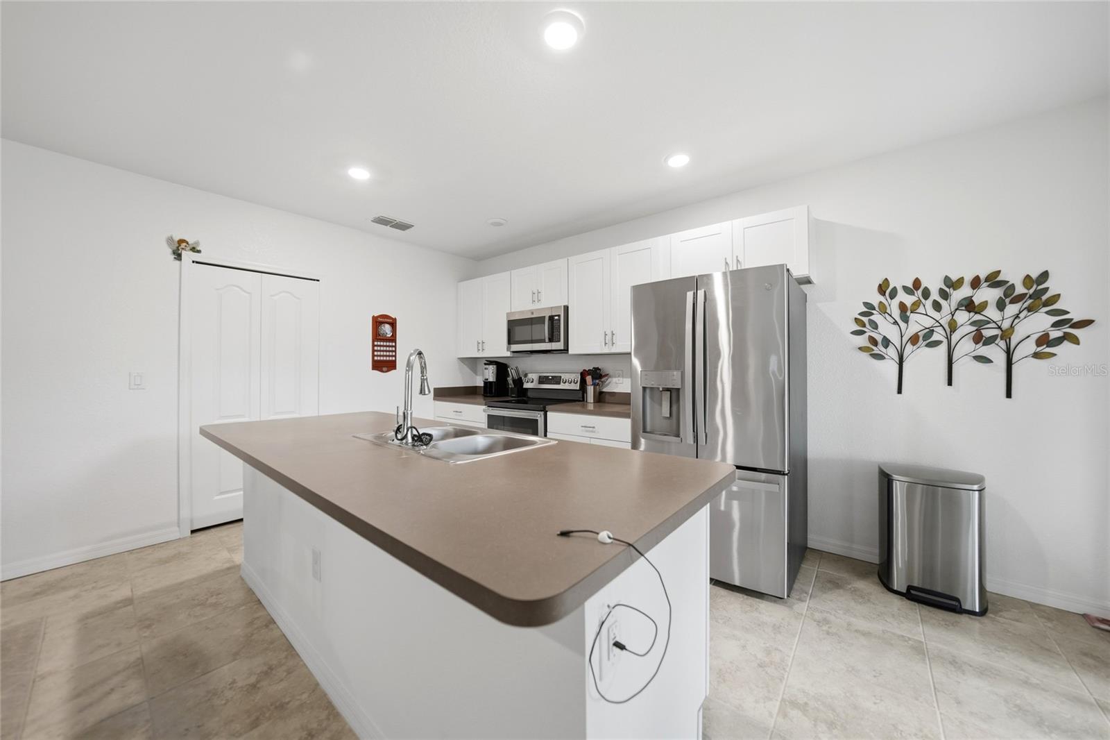 Listing Image #7