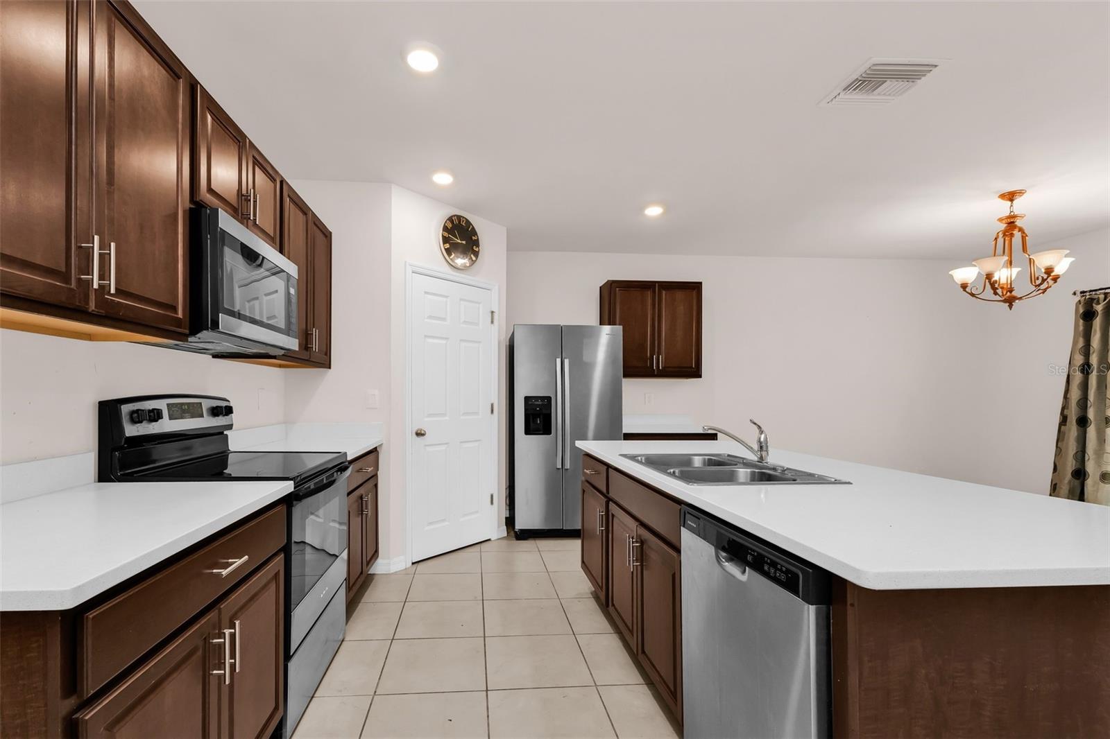 Listing Image #6