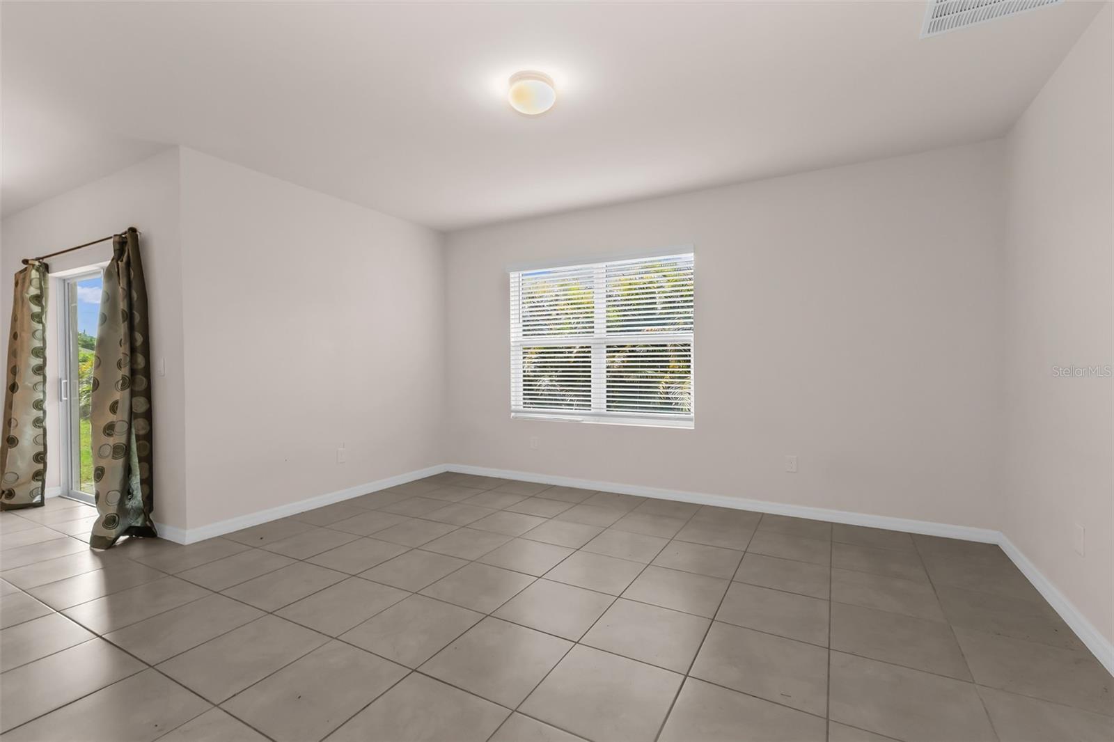 Listing Image #15