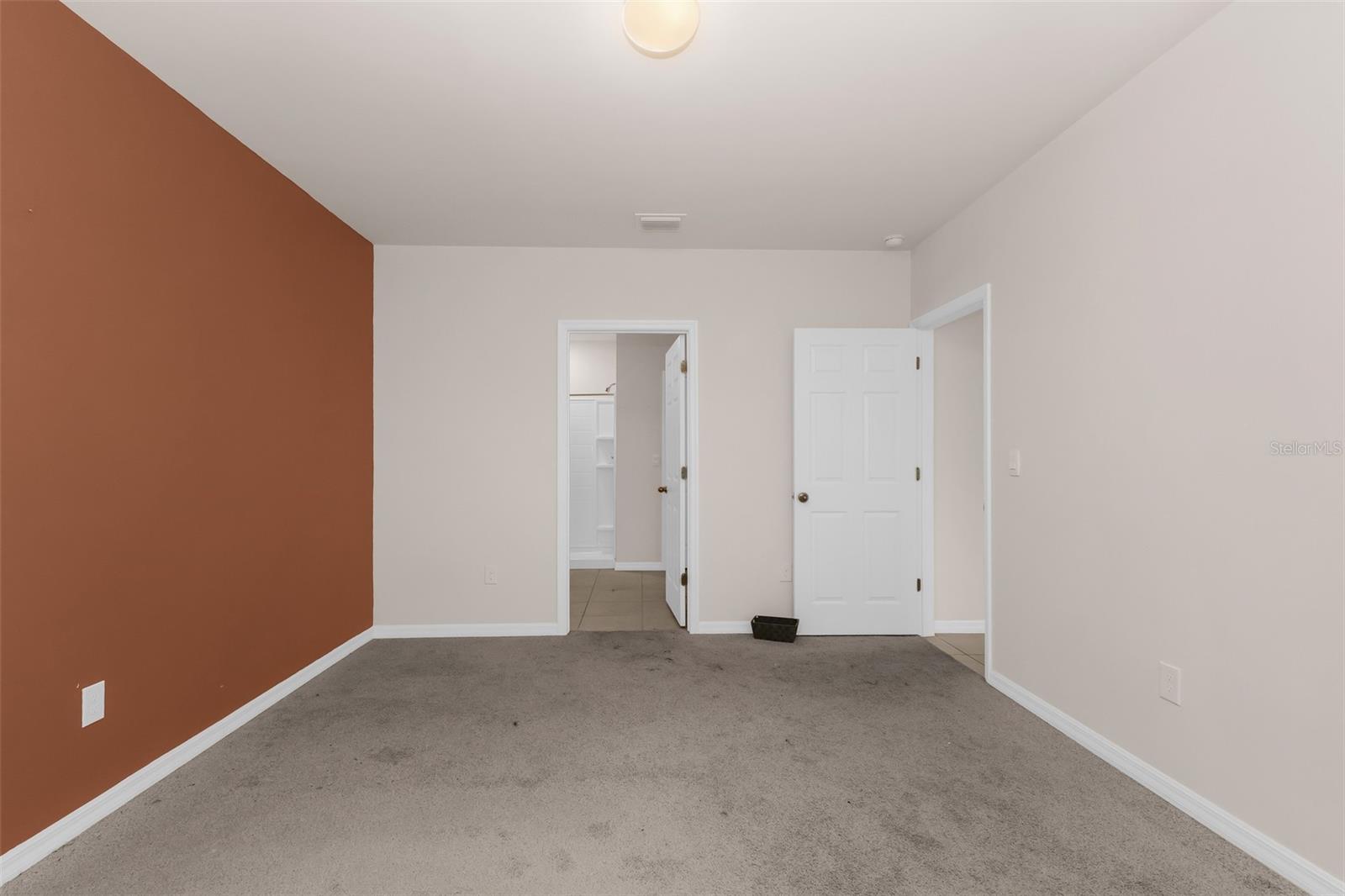 Listing Image #18