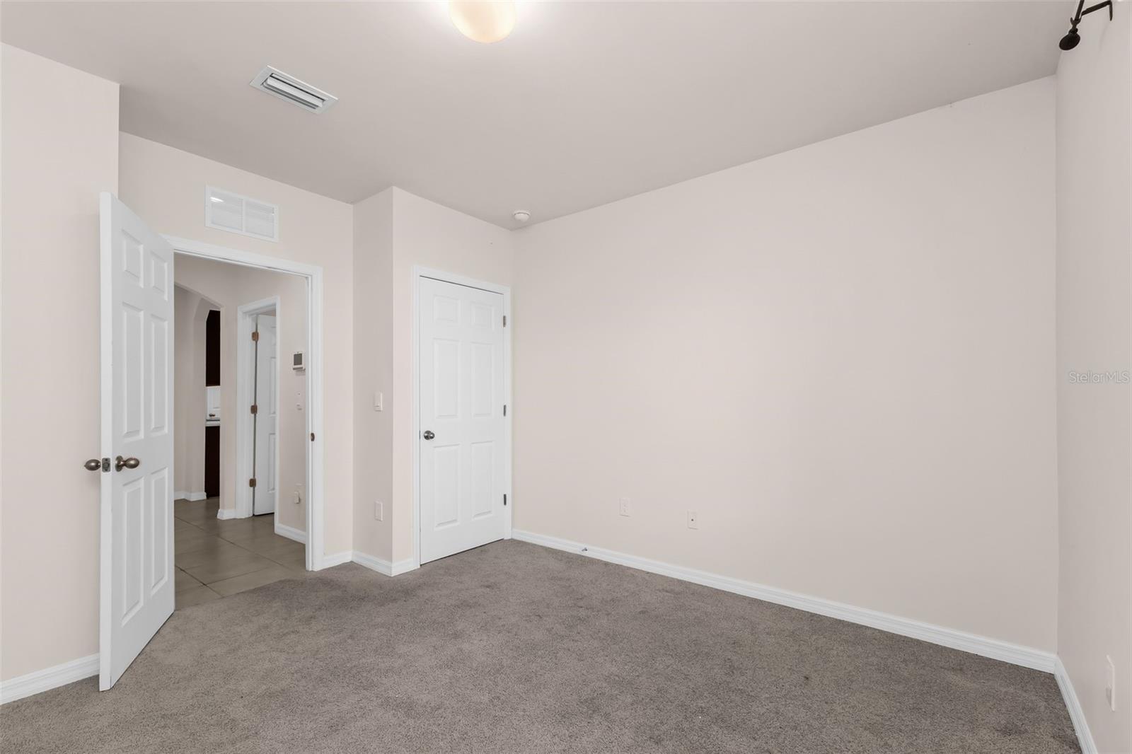 Listing Image #32