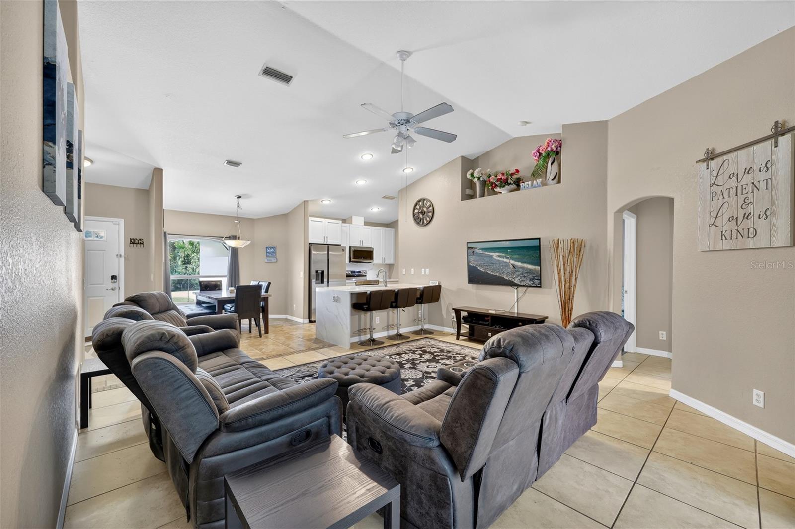 Listing Image #6
