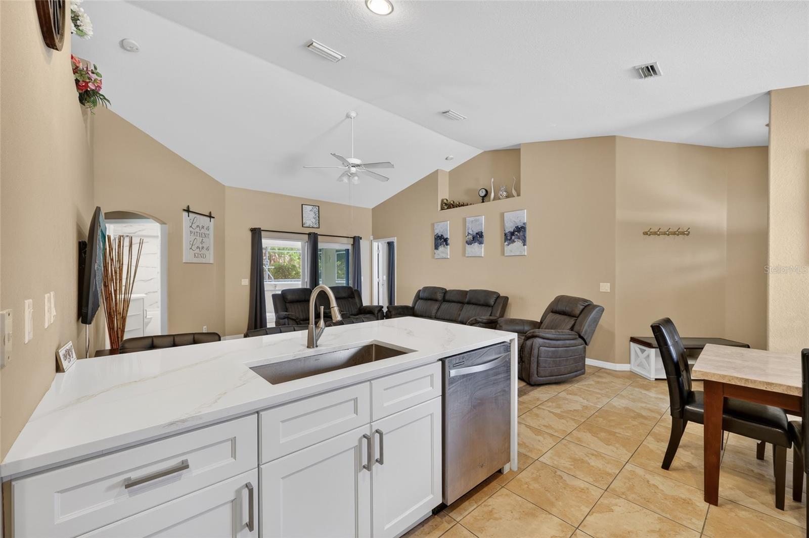 Listing Image #11