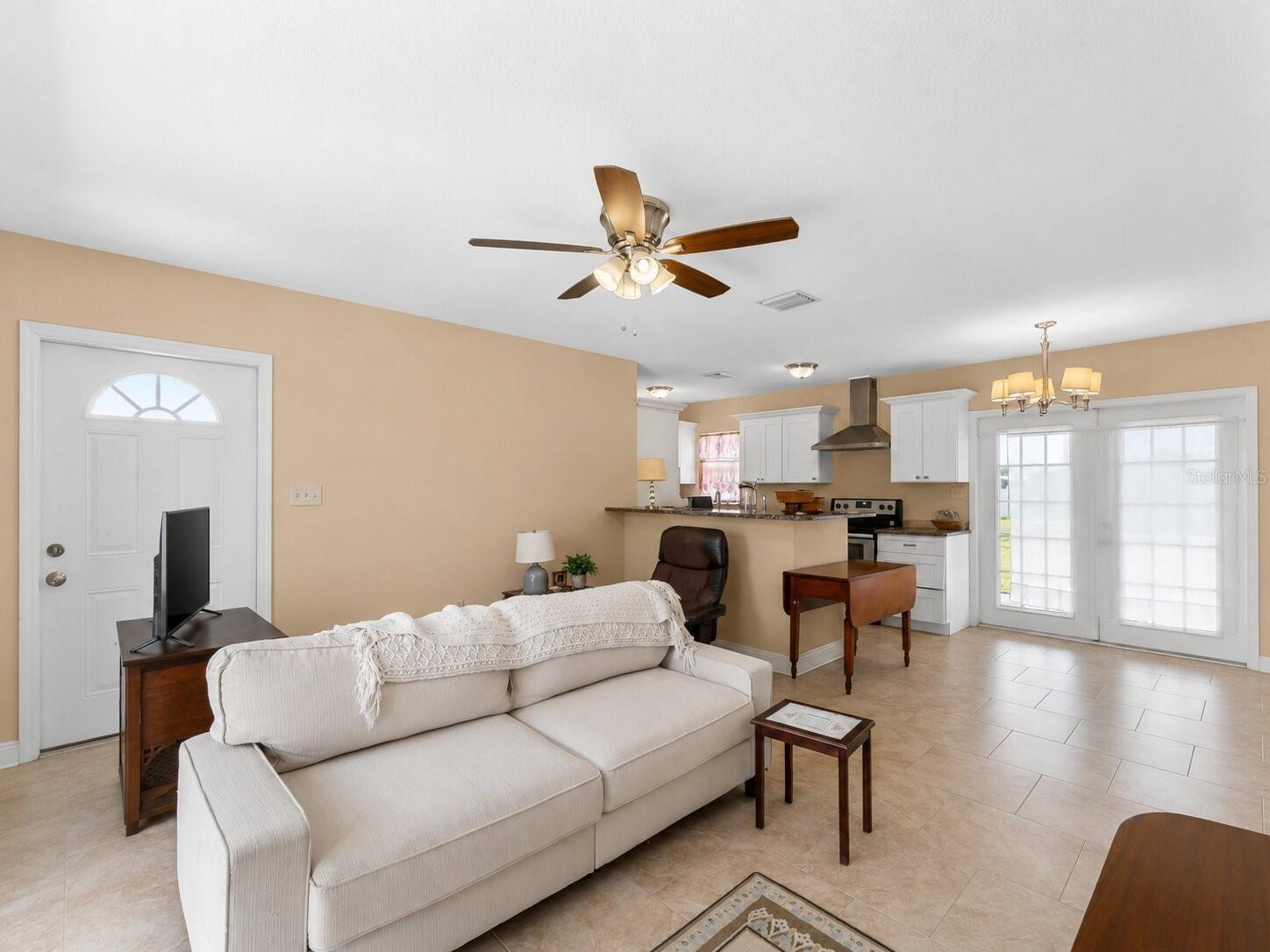 Listing Image #3