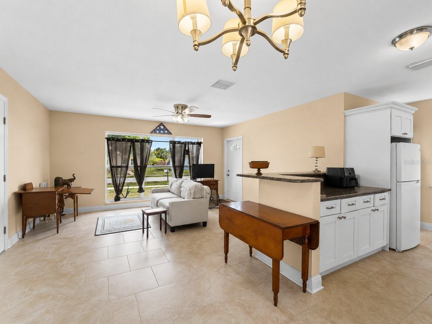 Listing Image #4