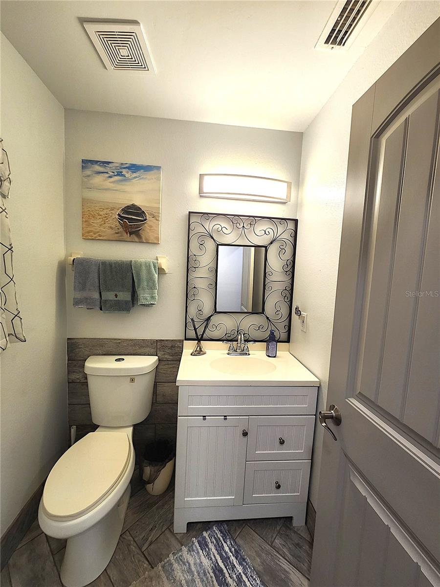 Listing Image #12