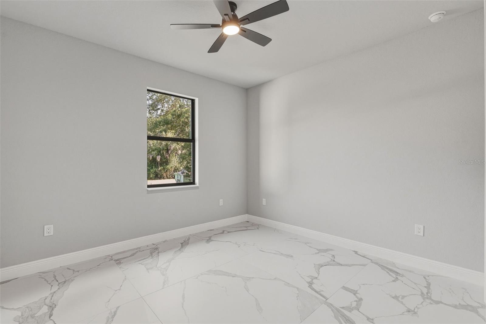 Listing Image #24