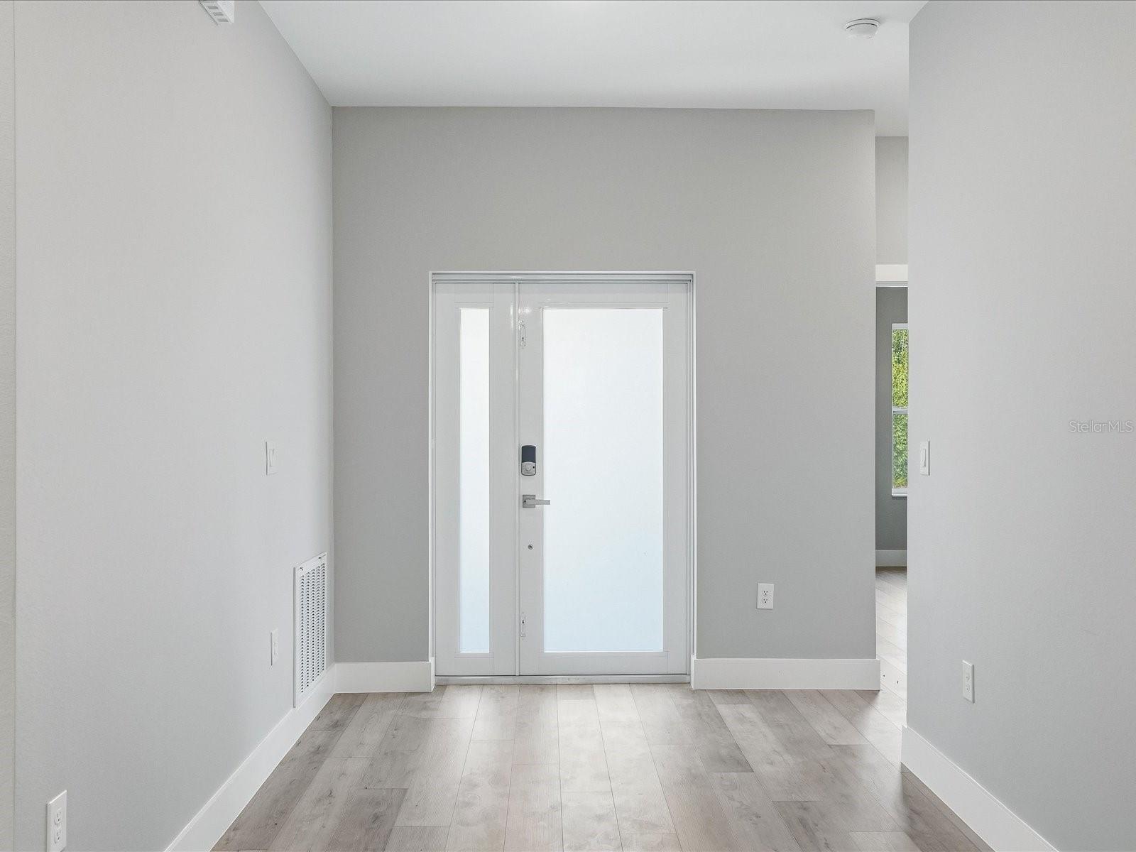 Listing Image #4