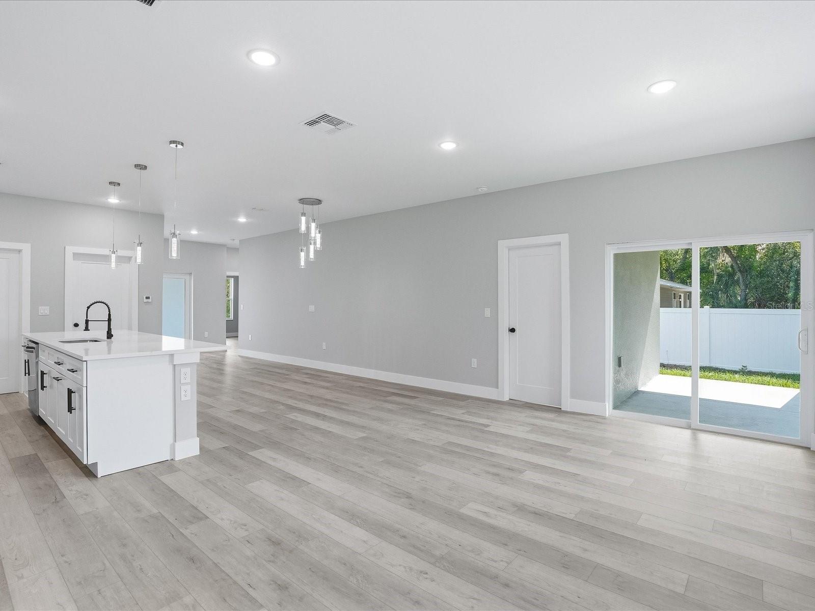 Listing Image #6