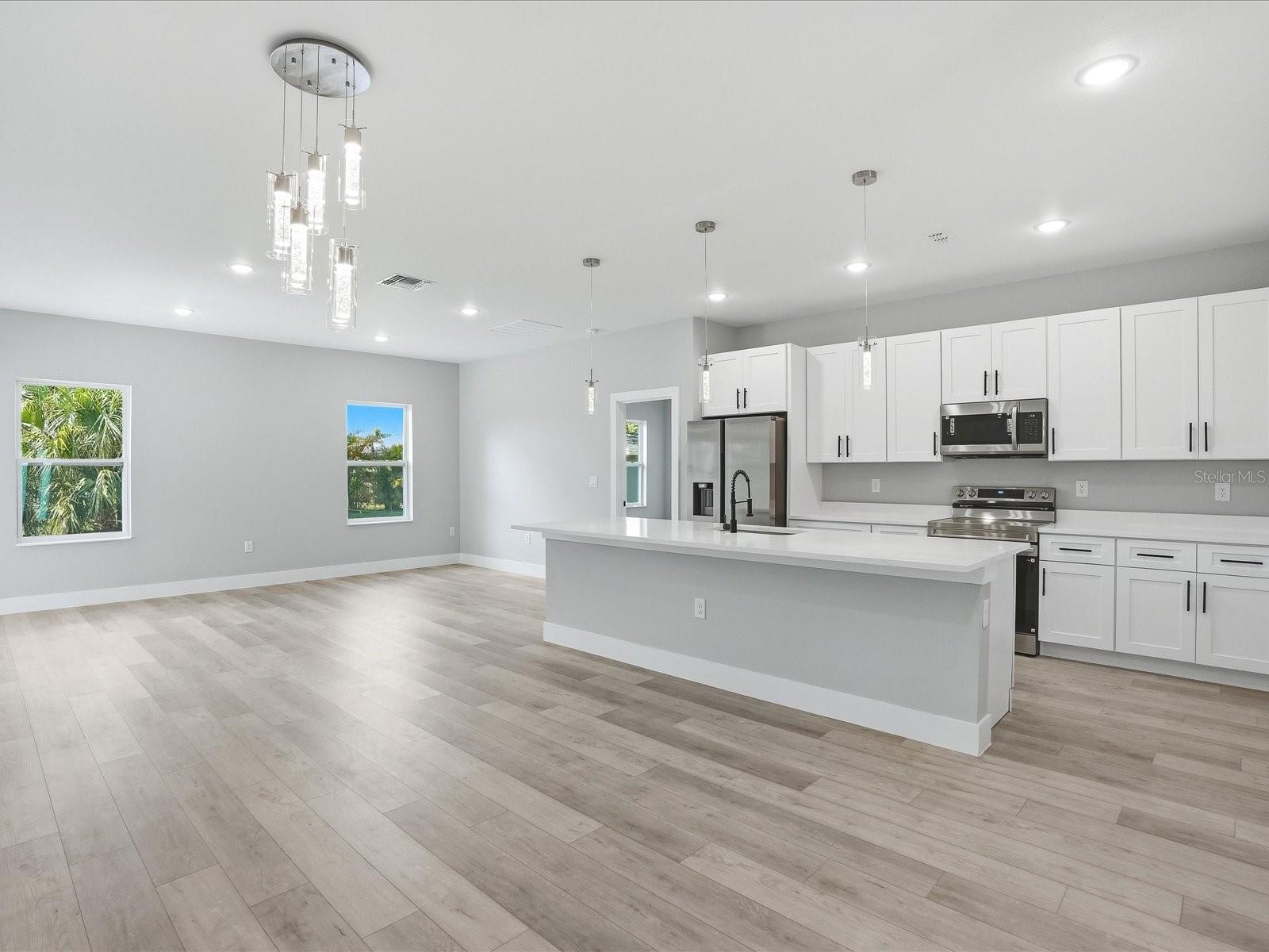 Listing Image #8