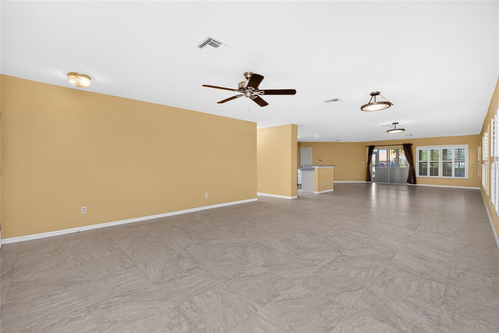 Listing Image #9