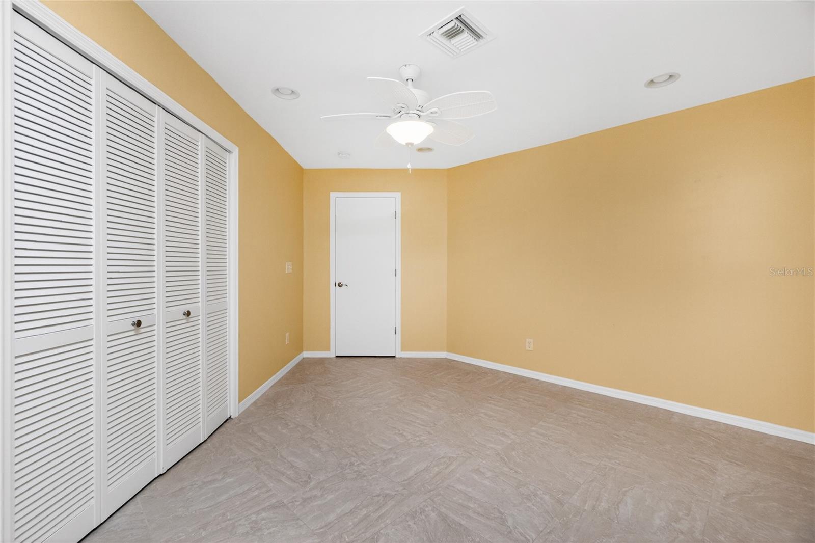 Listing Image #10
