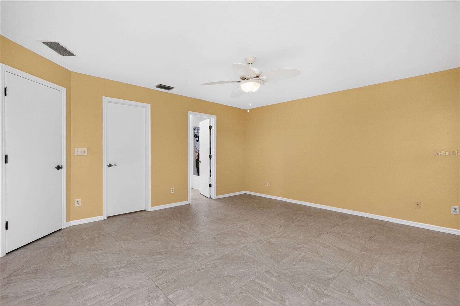 Listing Image #28
