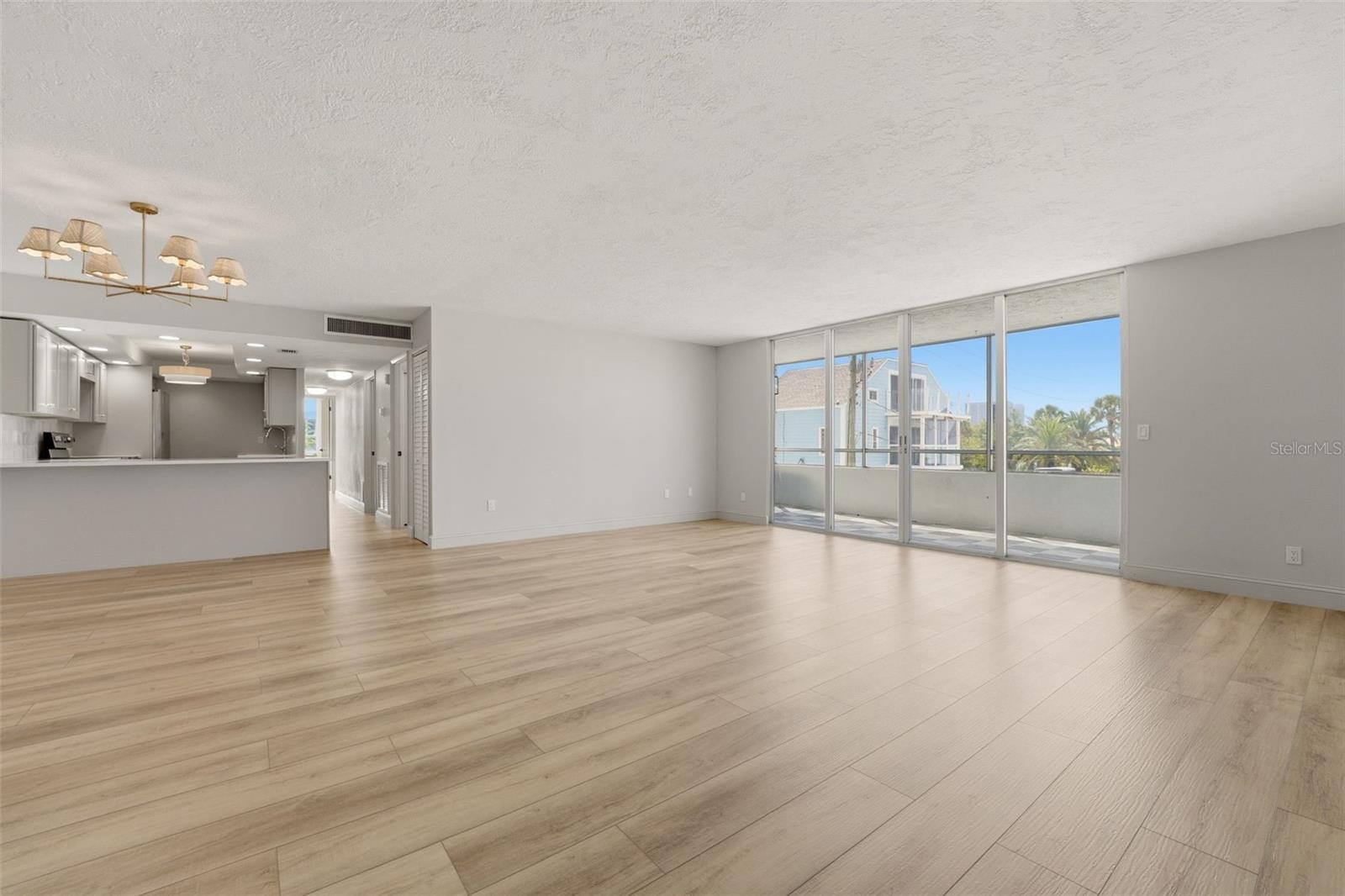 Listing Image #5