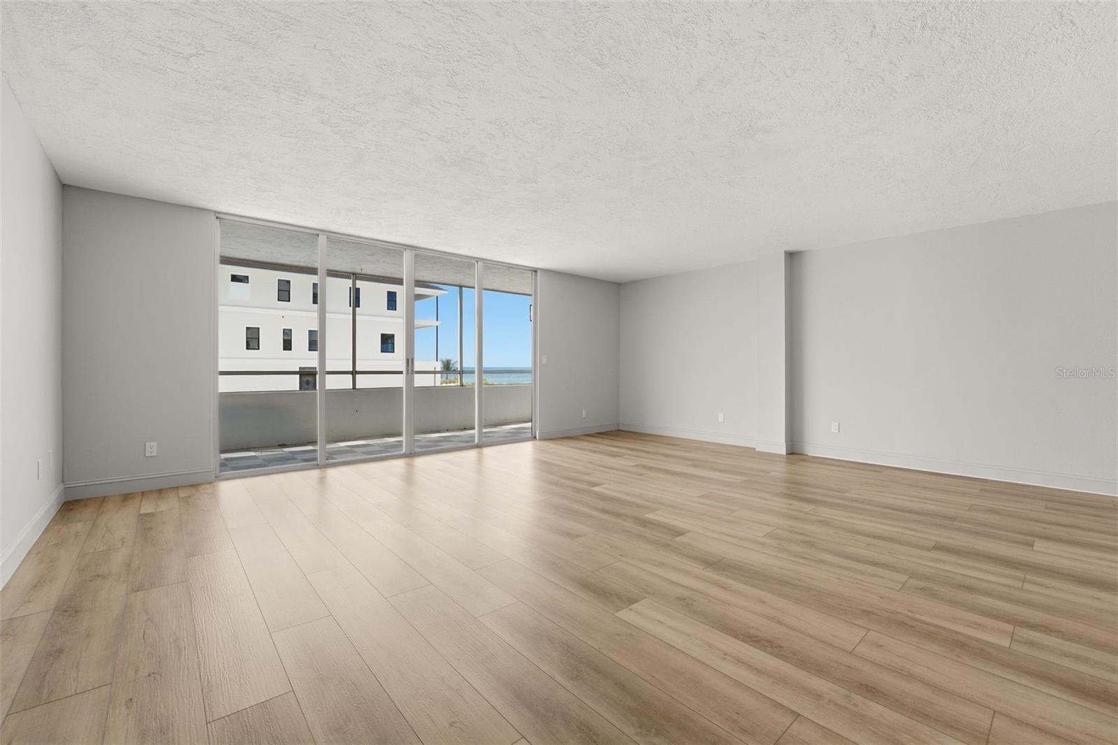 Listing Image #7