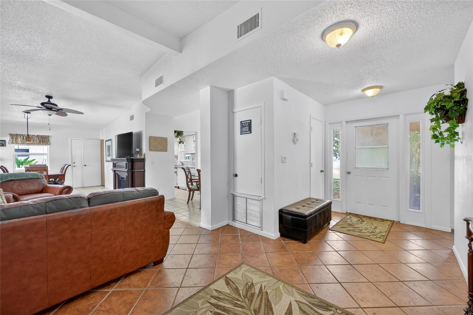 Listing Image #4