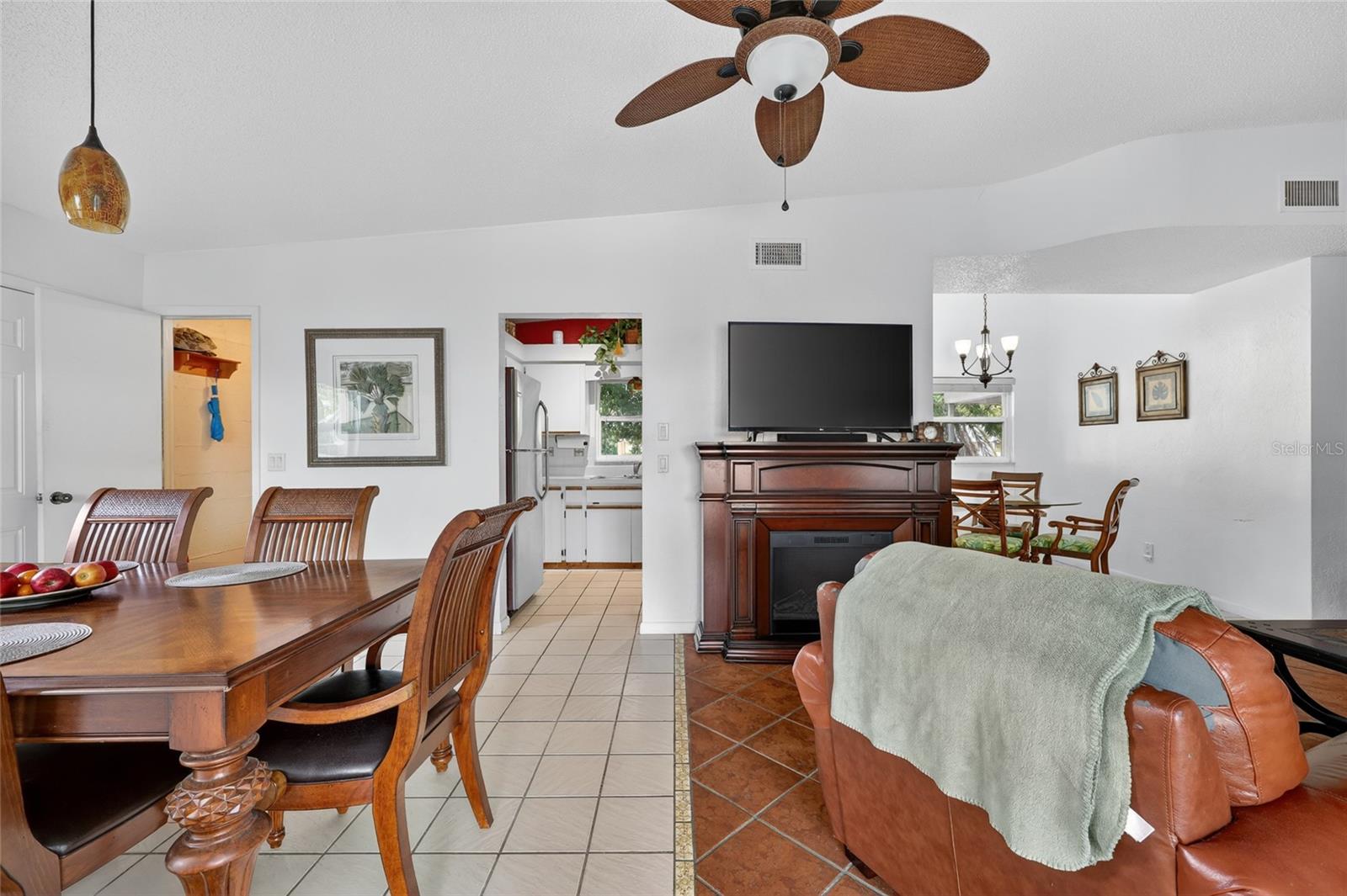 Listing Image #9
