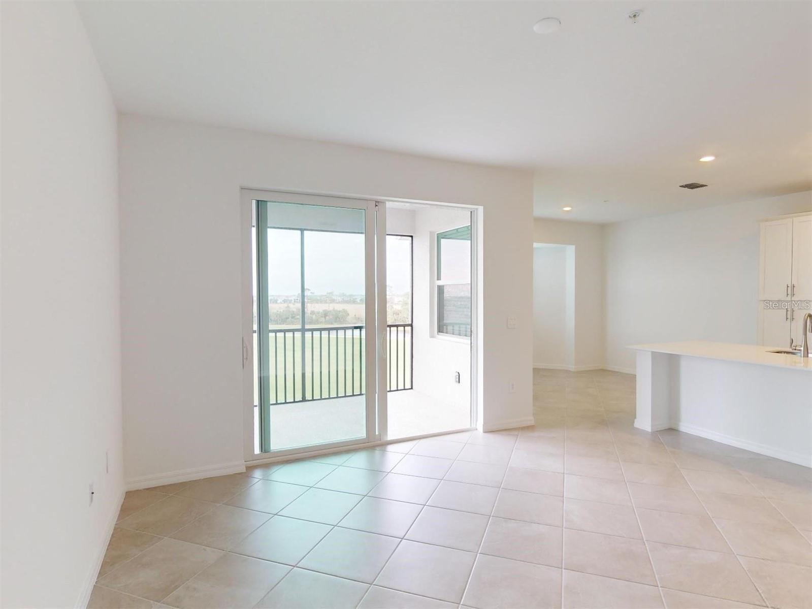 Listing Image #12