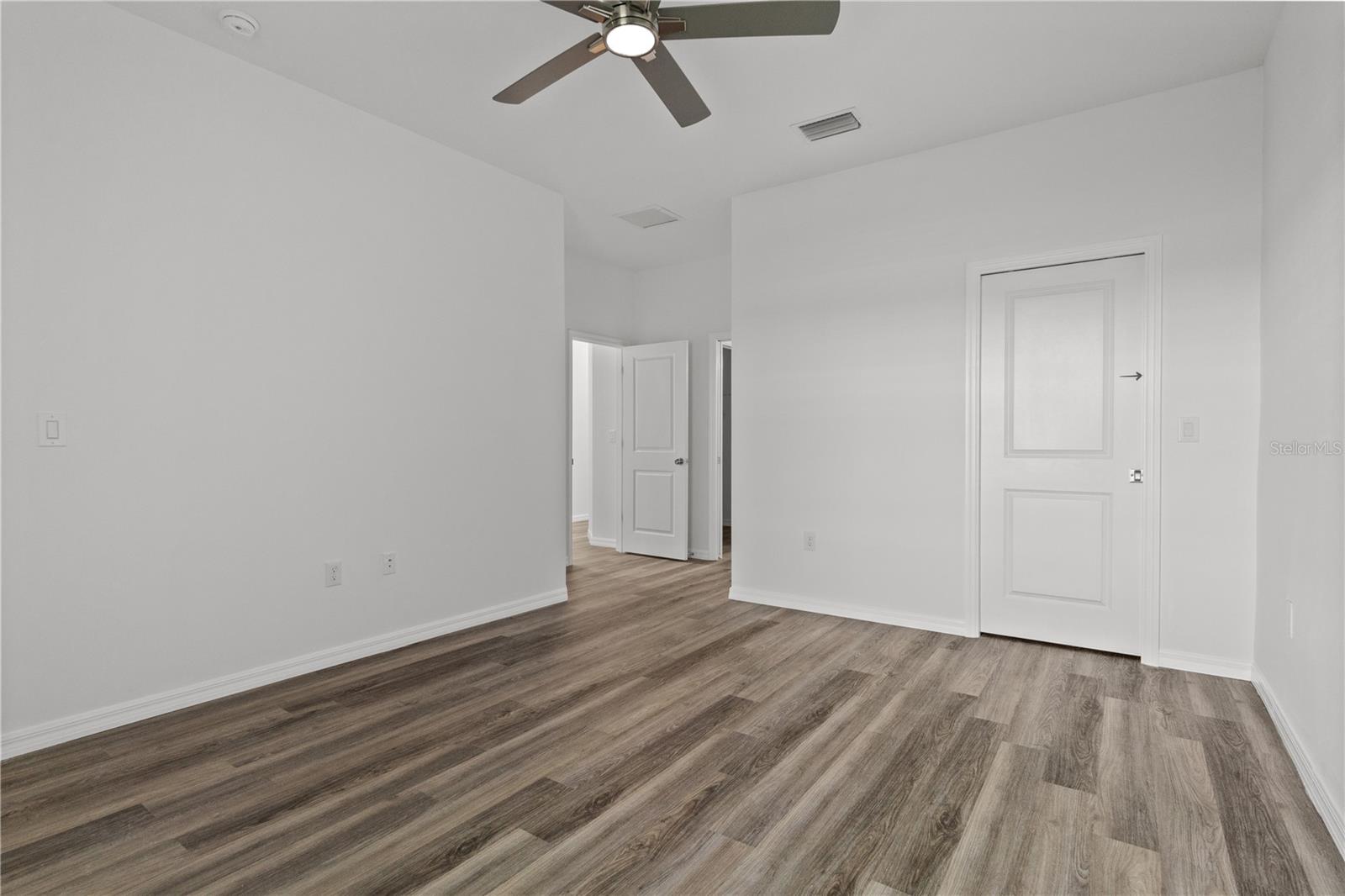 Listing Image #6