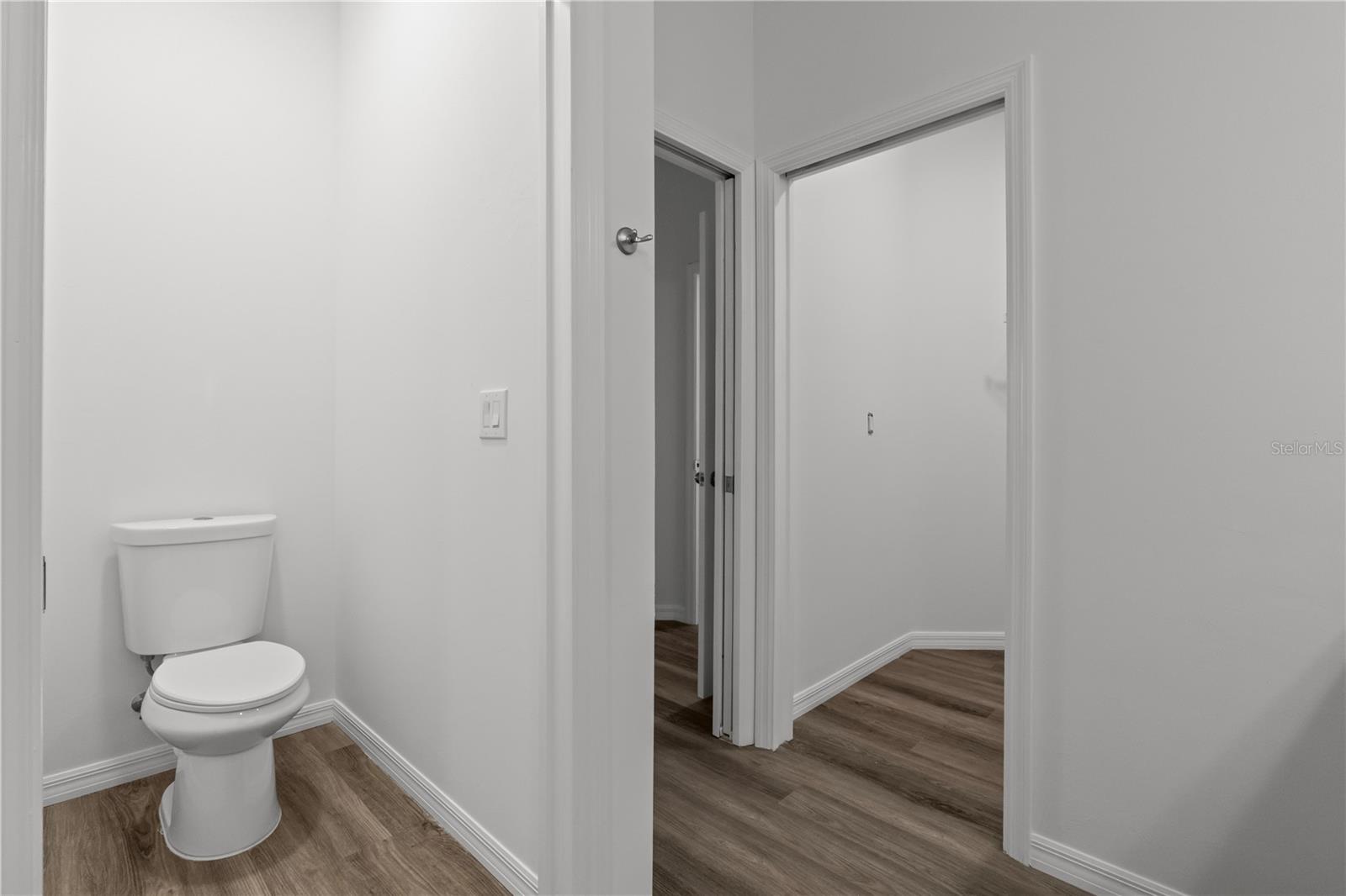 Listing Image #8