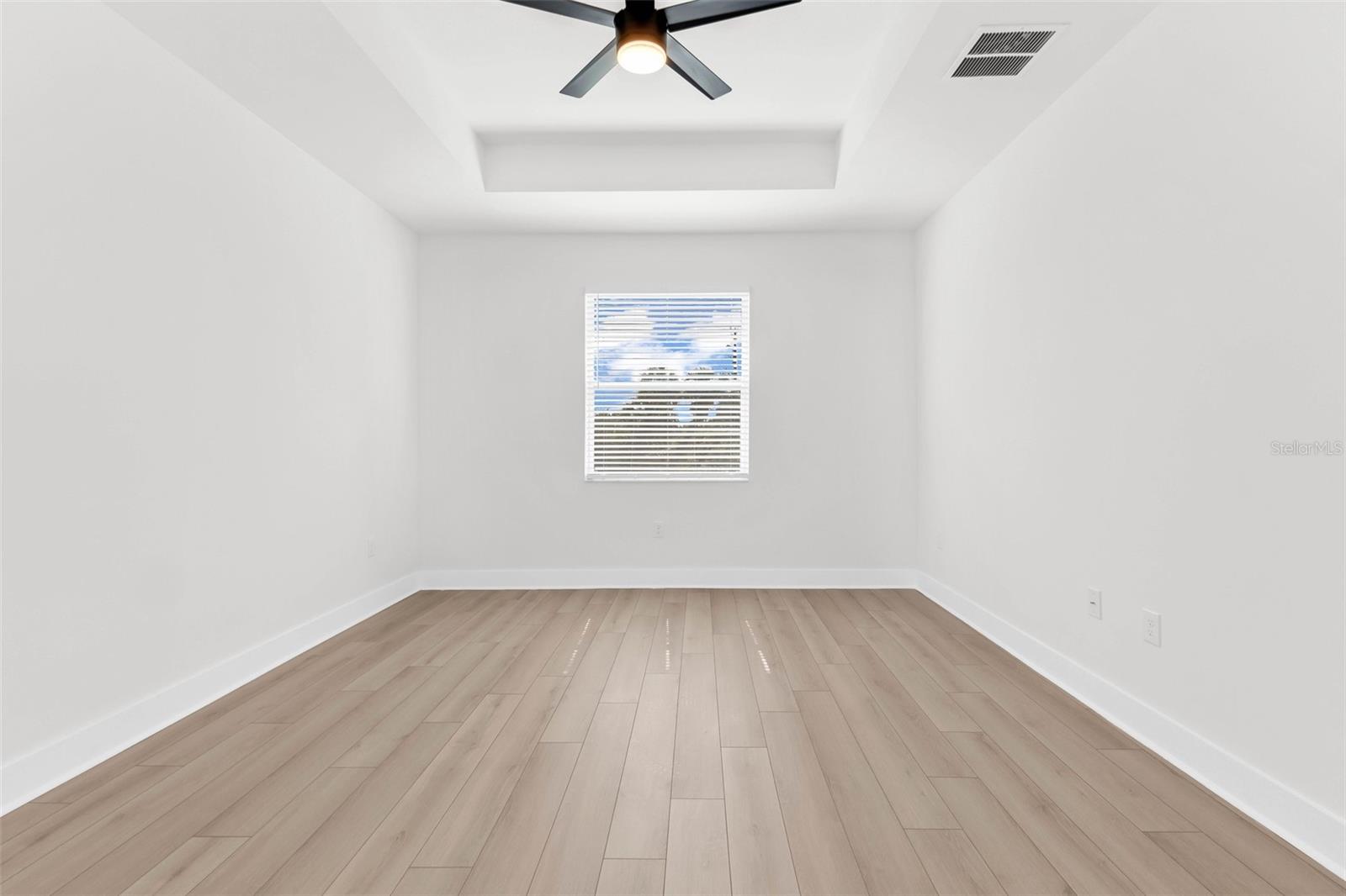 Listing Image #32