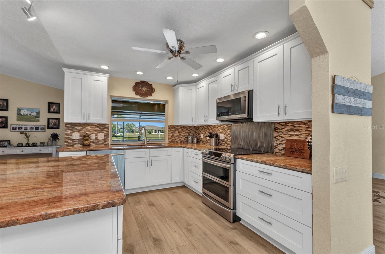 Listing Image #11