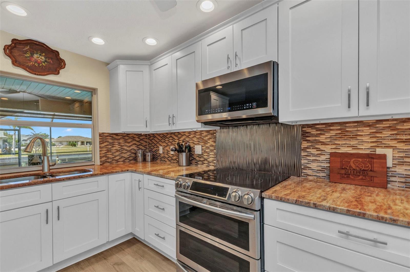 Listing Image #12