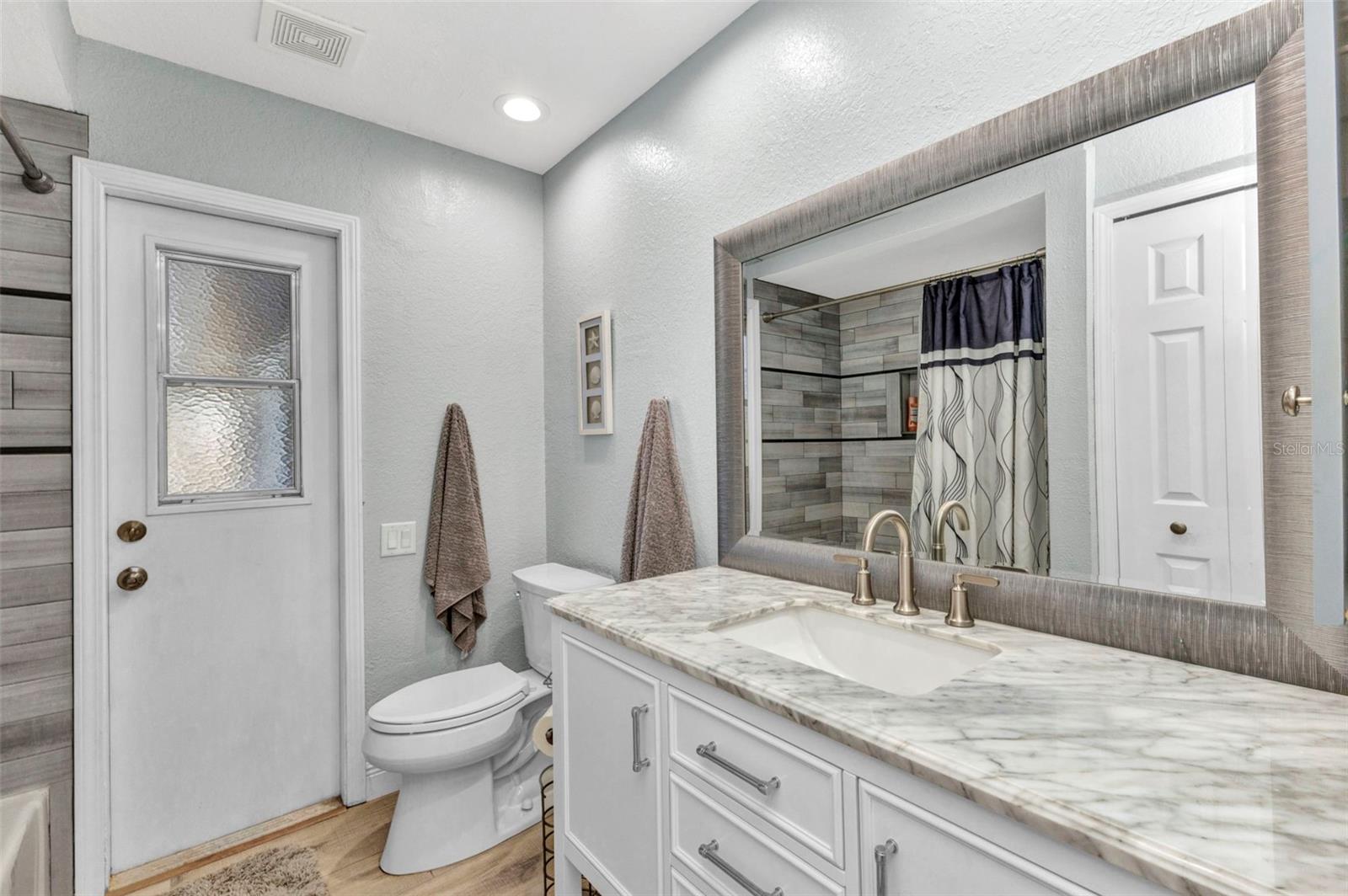 Listing Image #33