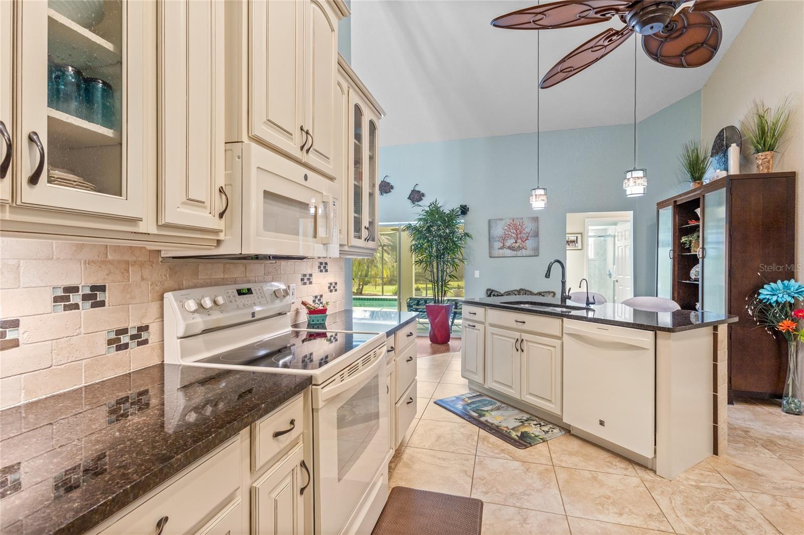 Listing Image #12