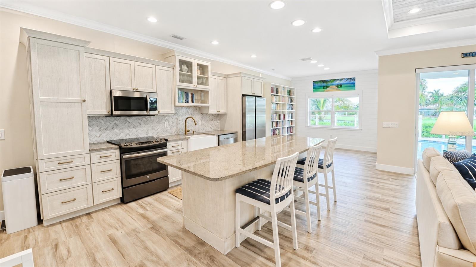 Listing Image #13