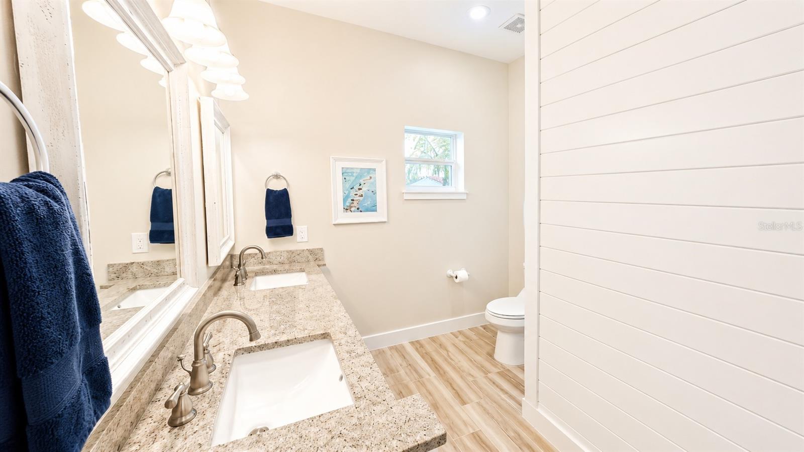 Listing Image #23
