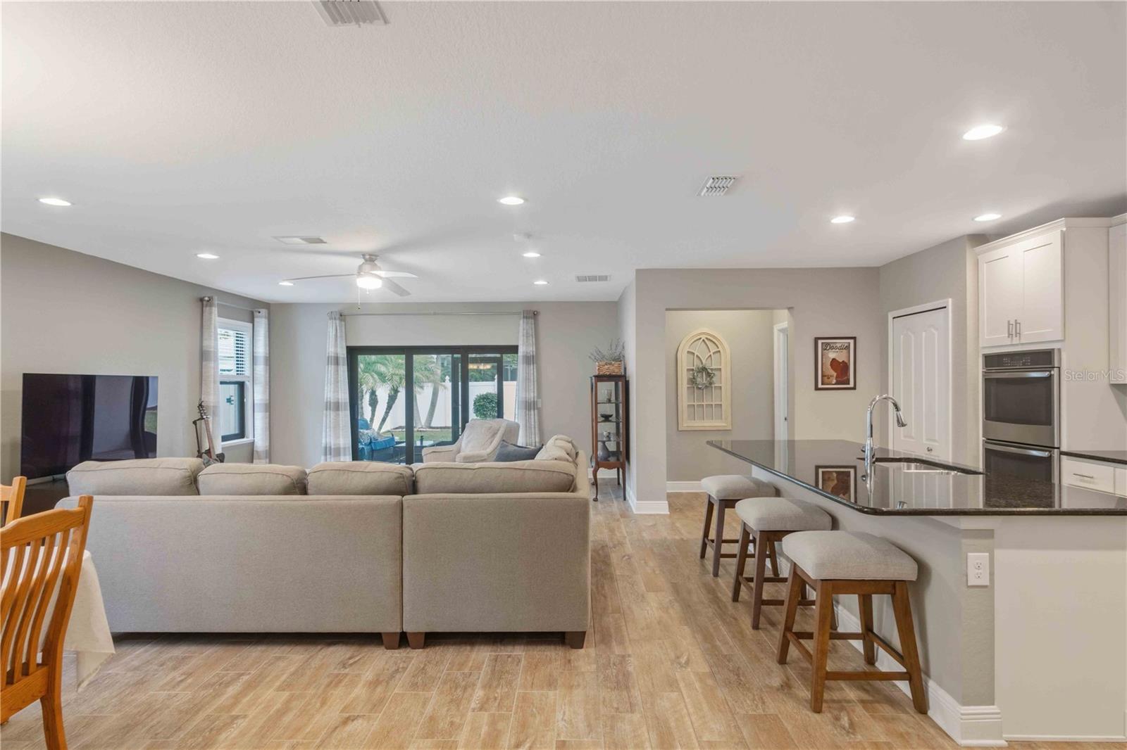 Listing Image #12
